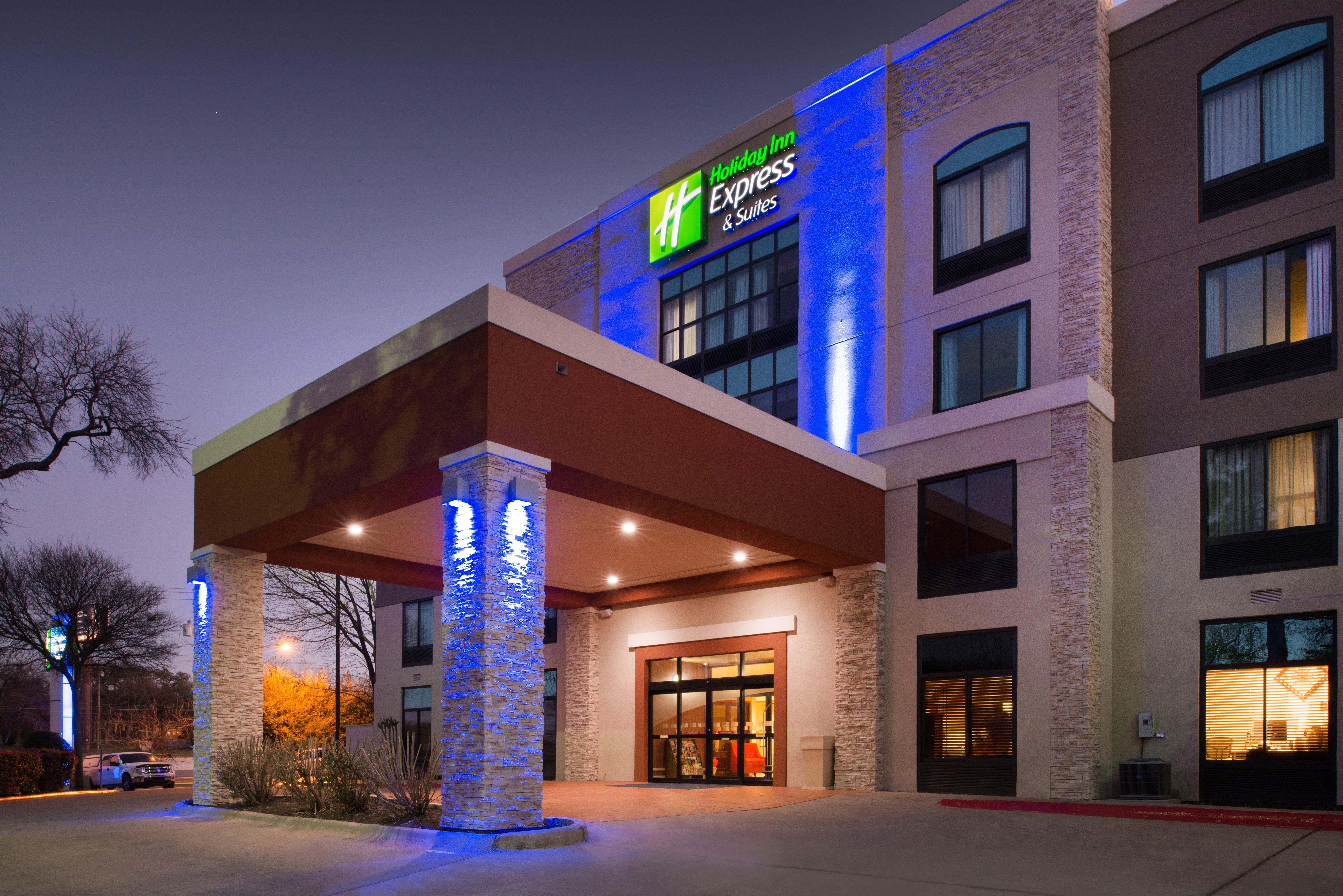Holiday Inn Express & Suites Austin North Central By Ihg Exterior photo