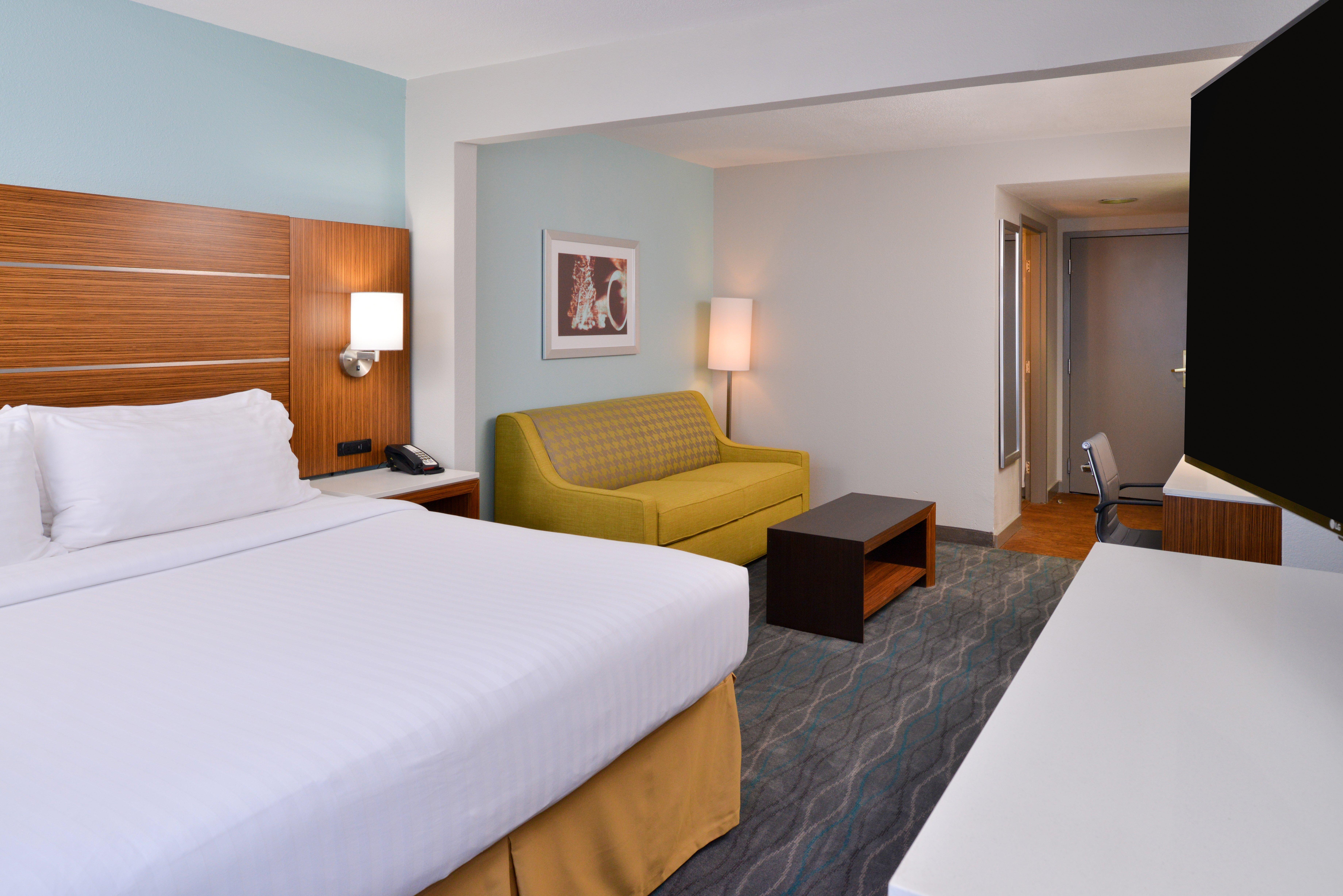 Holiday Inn Express & Suites Austin North Central By Ihg Exterior photo